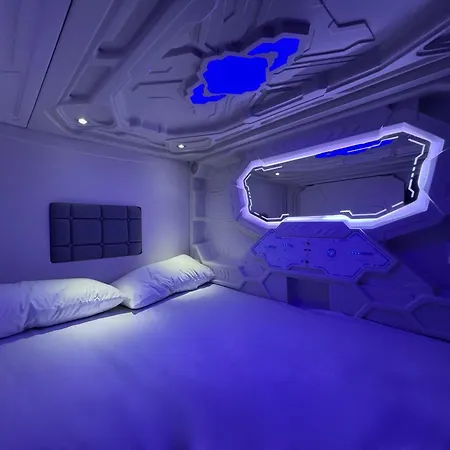 Hostel Space Capsule-3